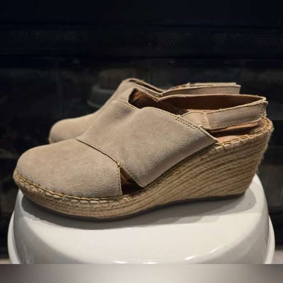 Born Sandals Size 9 - Picture 3 of 7